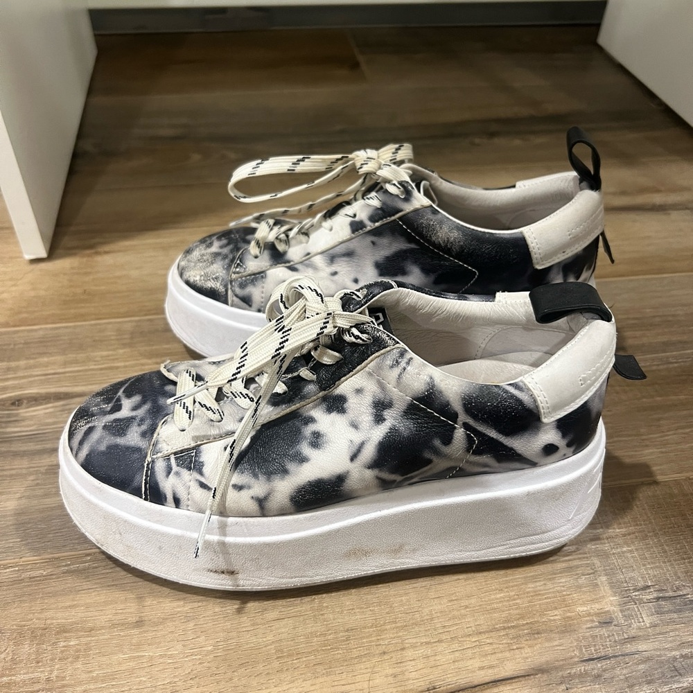 Platform sneakers